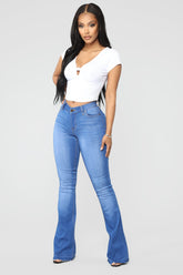 Here For You Flare Jeans - Medium Blue Wash Ins Street